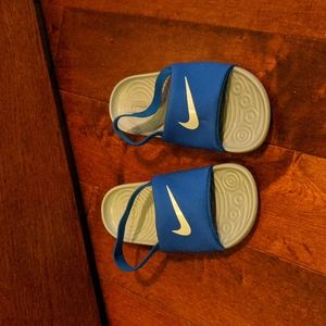 Nike boys sandals